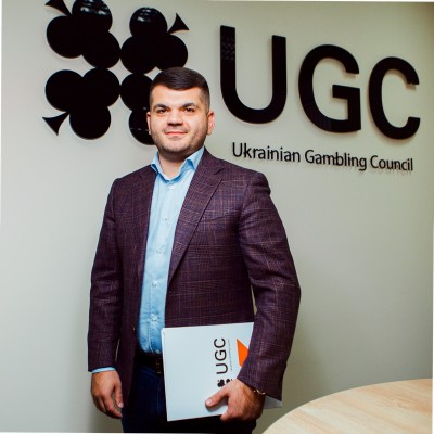 Антон Кучухидзе логотип