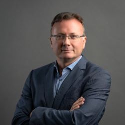 Джулиан Джарвис логотип