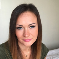 Юстина Бичиска логотип