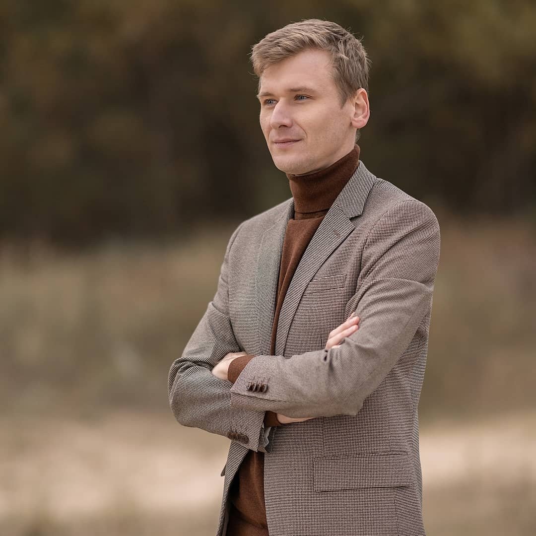 Виталий Орлов логотип